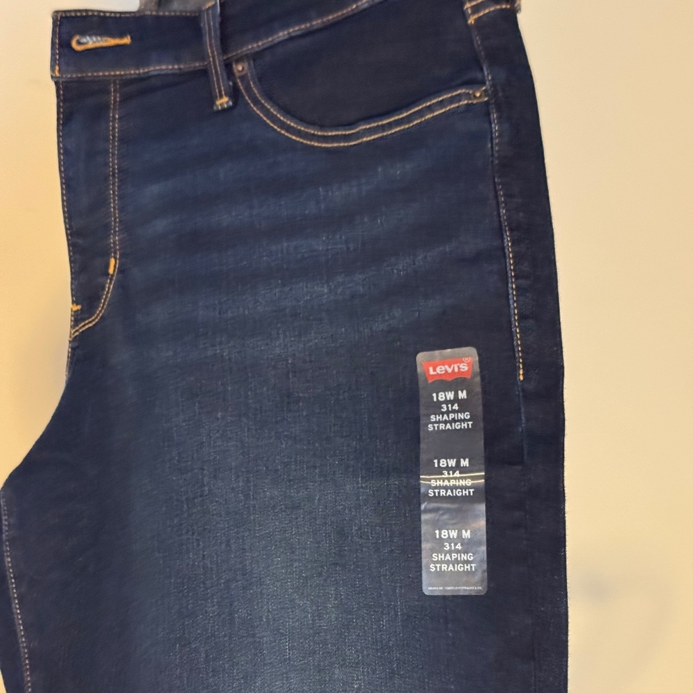 NWT Blue Denim Women's Levi's Jeans 314 Shaping 18W Plus New